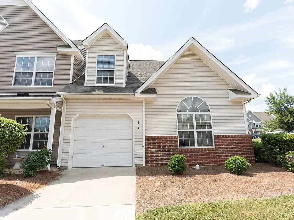 121 Goldfinch Ave