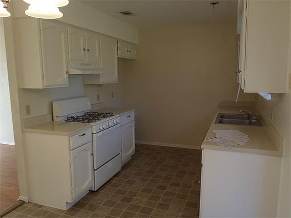 2nd image of 1407 Larchwood Cv