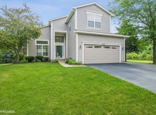 1373 Vineyard Dr, Gurnee, IL 60031
