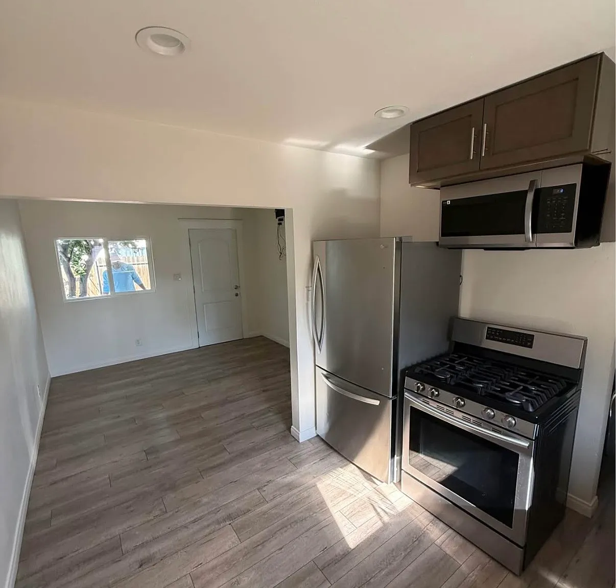 2 bed, 690 sqft, $2,900 — Photo 1