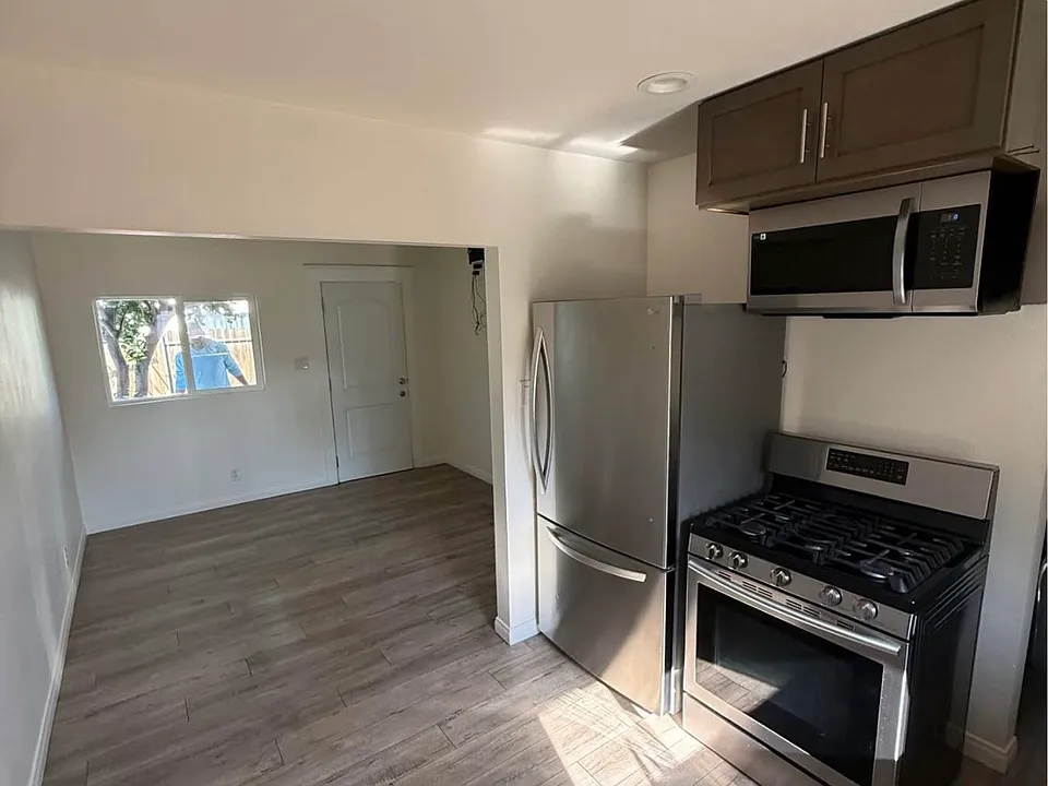 204 E Gage Ave #206