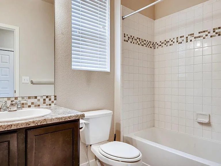 2069 W 67th Pl — Photo 14