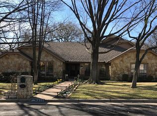 2300 Castle Rock Rd, Arlington, TX 76006