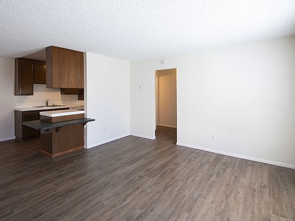 3rd image of 4649 Voltaire St APT 5