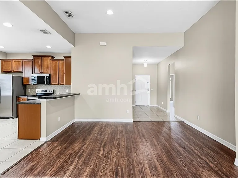607 Arbor Pointe Ave — Photo 3