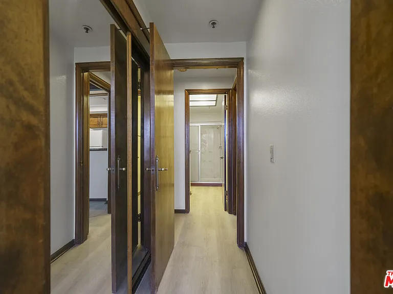 880 W 1st St #306 — Photo 18