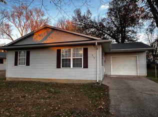 412 NW 3rd St, Washington, IN 47501