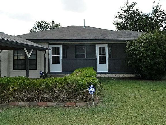 4th image of 405 NW 30th St