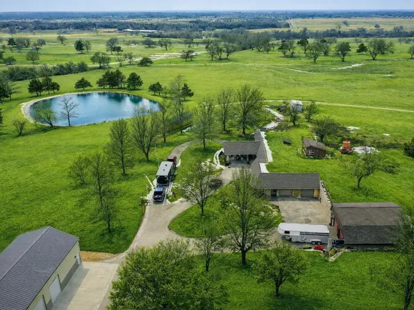 27427 NE Neosho Rd, Garnett, KS 66032