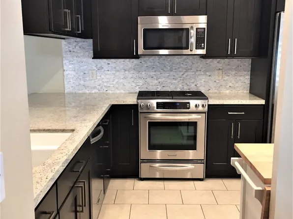 21555 Burbank Blvd Unit 70, Woodland Hills, CA 91367