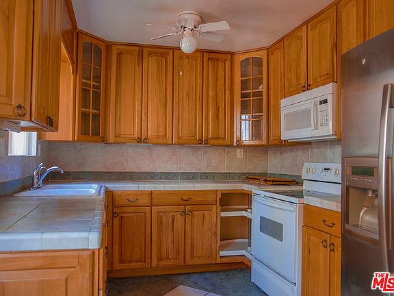 5th image of 1600 Garden St APT 8