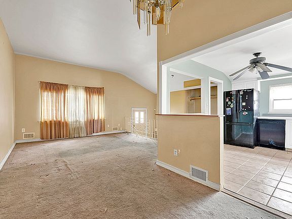 3rd image of 14018 161st St