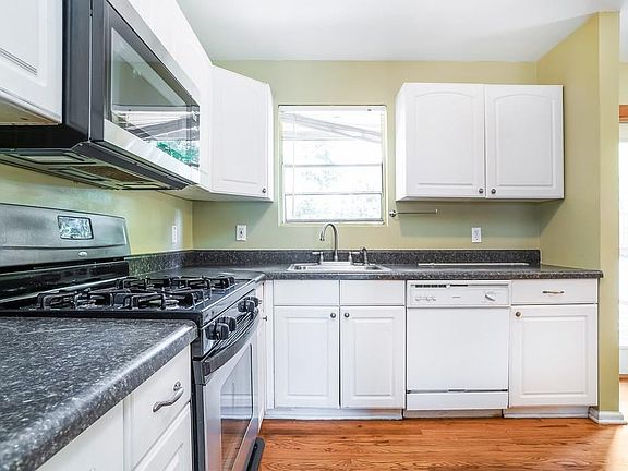 4th image of 495 Concord Woods Dr SE