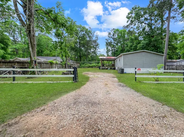 23594 Pine Forest Dr, New Caney, TX 77357