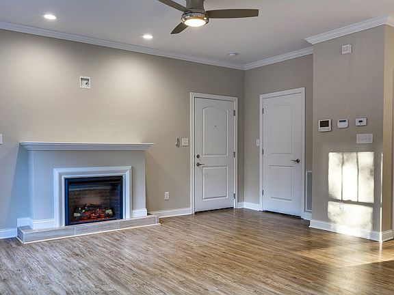 2nd image of 7410 S Park Pl #202