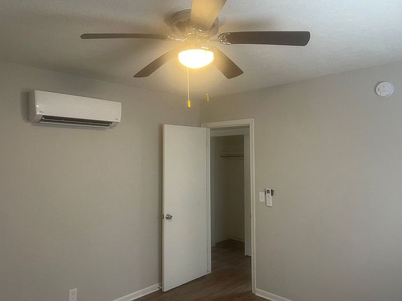 5th image of 123 N 37th St APT 17