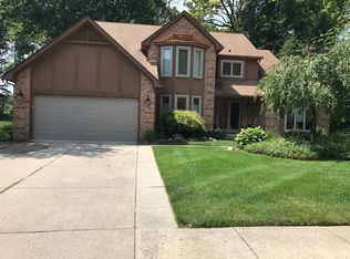 50401 Heatherwood Ln, Shelby Township, MI 48317