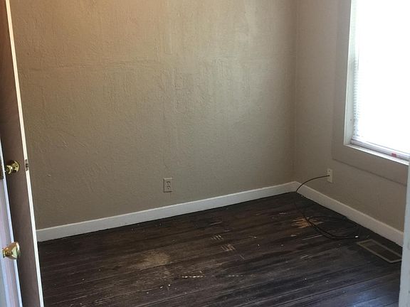 5th image of 425 S Santa Fe Ave