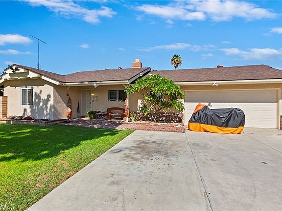 3rd image of 8829 California Ave