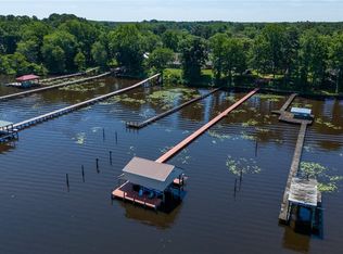 716 W Riverside Dr, Lanexa, VA 23089