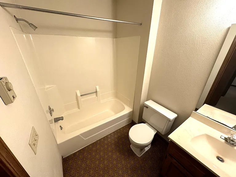 Second Bathroom, Tub-Shower