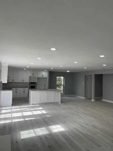 4 bed, 2180 sqft, $2,799 — Photo 4