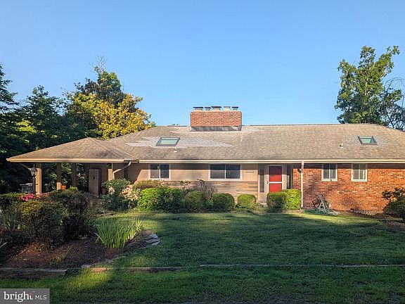 2nd image of 3612 Ridgeway Ter