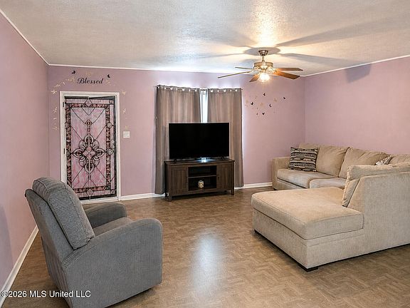 2nd image of 20 Shady Creek Dr