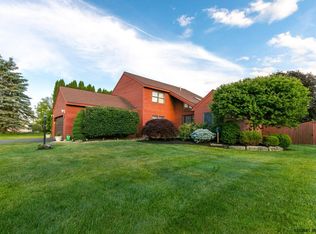 68 Iroquois Trl, Slingerlands, NY 12159