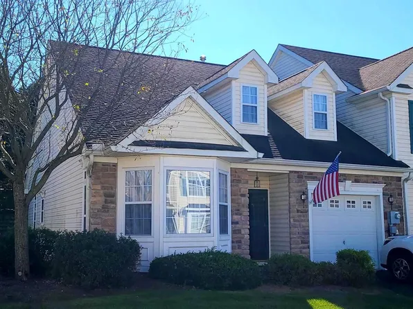 306 Village Dr, Blandon, PA 19510