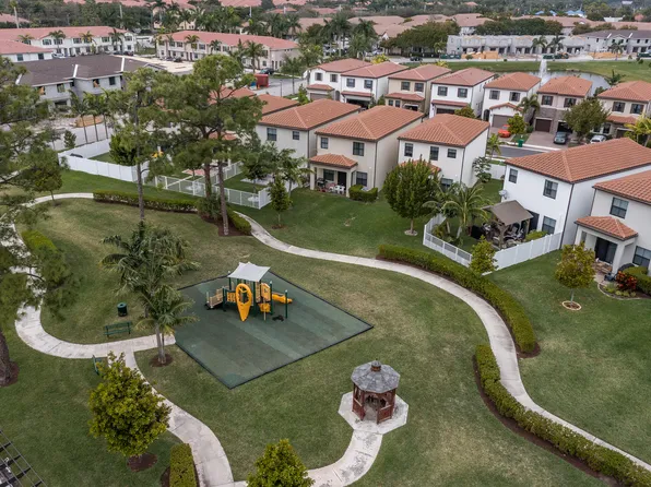 4182 Napoli Lake Drive, Riviera Beach, FL 33410