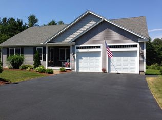 27 Harvest Rd, Windham, NH 03087