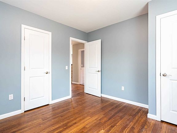 4th image of 68 Beechwood St