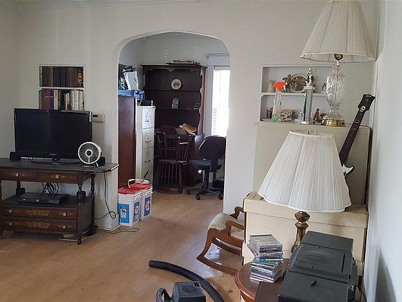 4th image of 11 Upper Hillcrest Ave