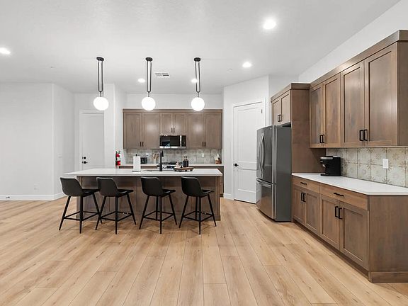 3rd image of 1501 S Regent Park Rd