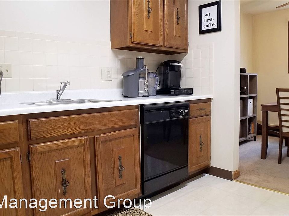 1st image of 9A Embassy Sq APT 4