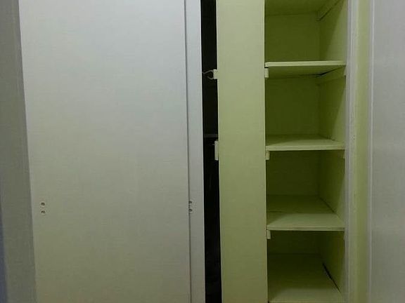 4th image of 3041 Edwin Ave