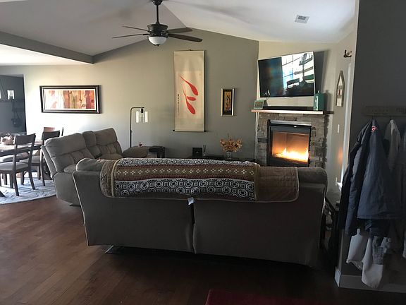 2nd image of 515 W Lake Dr