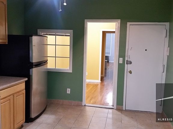 2nd image of 4632 Vernon Blvd #3R