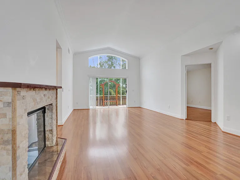 6817 Barnwell Dr — Photo 3