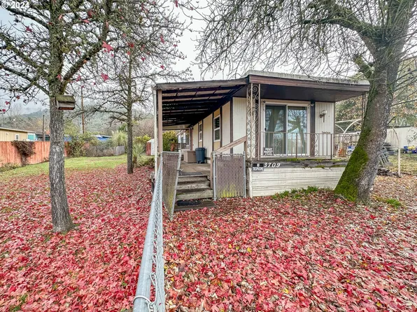 3709 Joseph St, Roseburg, OR 97470