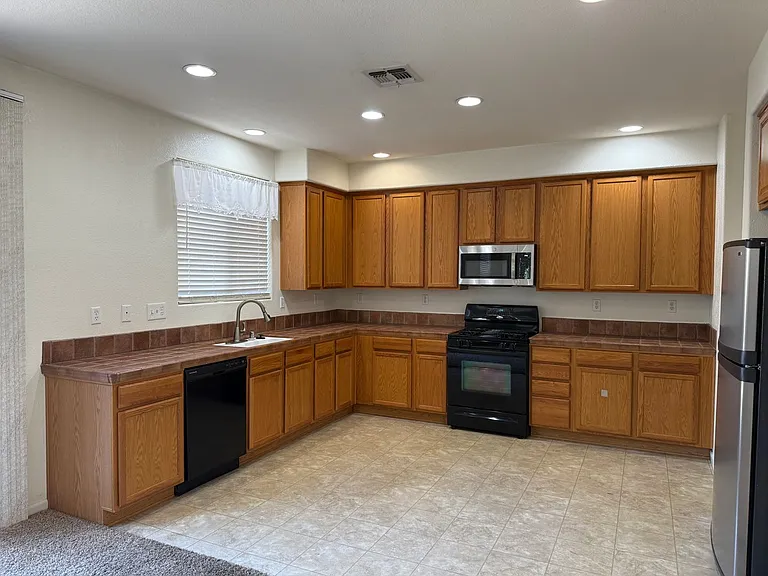 2931 Logansport Way — Photo 18
