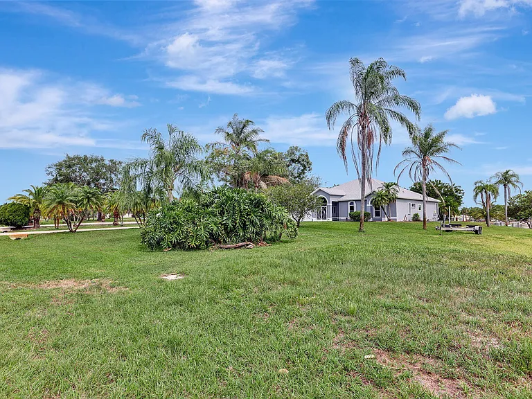 2704 SE Eagle Dr — Photo 49