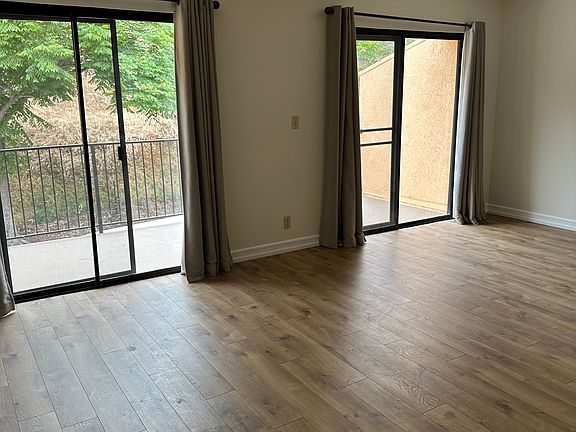 2nd image of 505 Arundell Cir #505