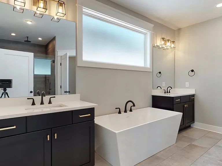 4908B Michigan Ave — Photo 14