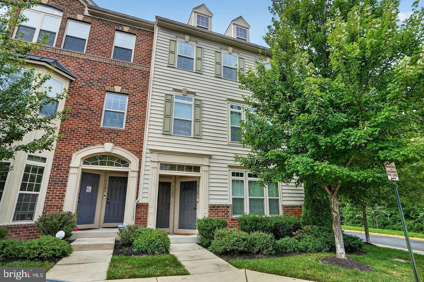 Virginia Manor — Photo 1