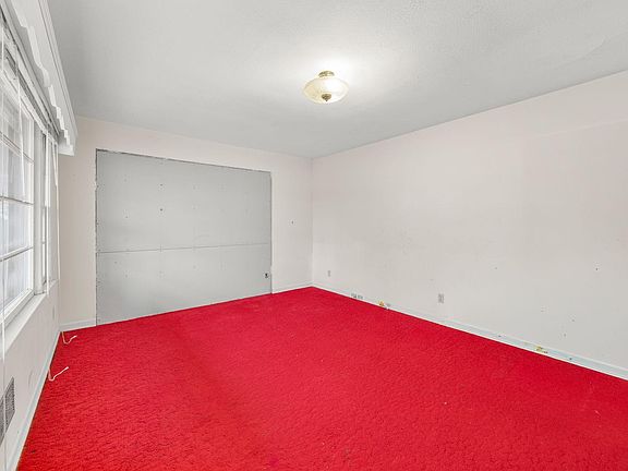 4th image of 1592 Highway 357