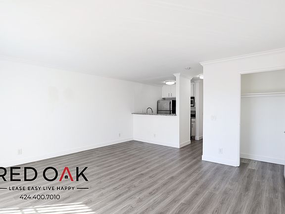 2nd image of 1522 N Formosa Ave #306