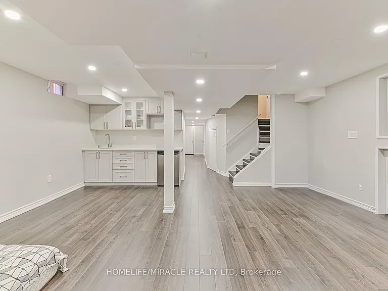 105 Sky Harbour Dr — Photo 15