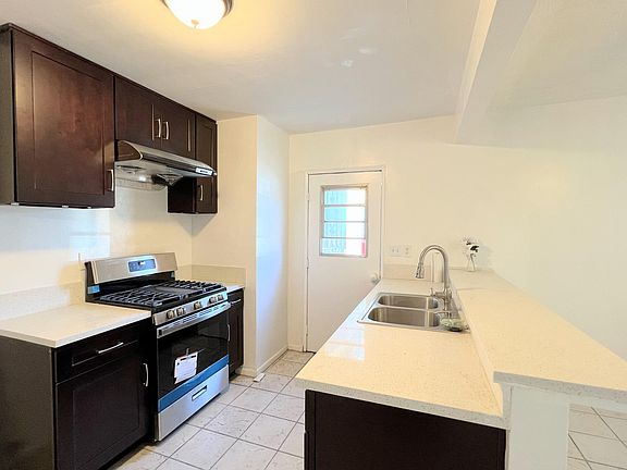 3rd image of 218 N Dalton Ave